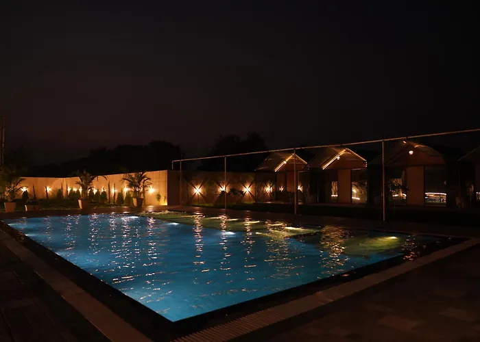 Jacuzzi hotel: Great Escape Club Indore